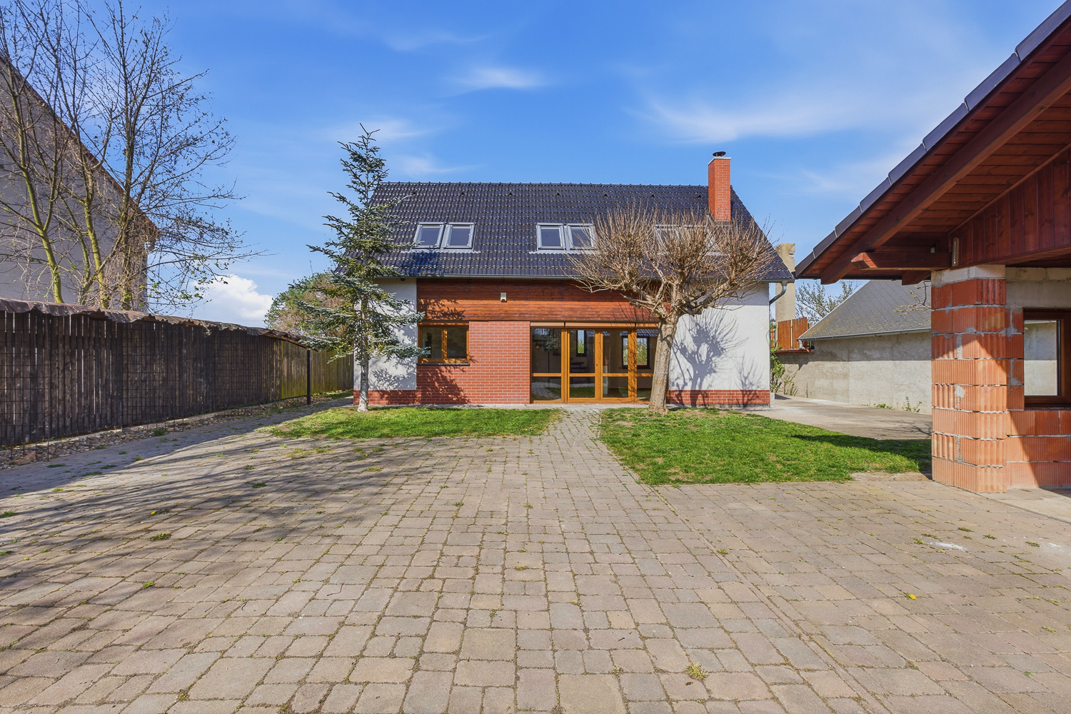Prodej rodinného domů 130m², pozemek 1959m², Černouček